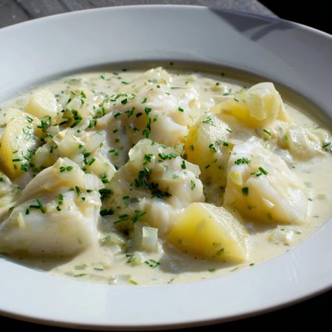 Creamy Icelandic Fish Stew, filled with flaked white fish, potatoes, and fresh herbs, perfect for a cozy dinner.